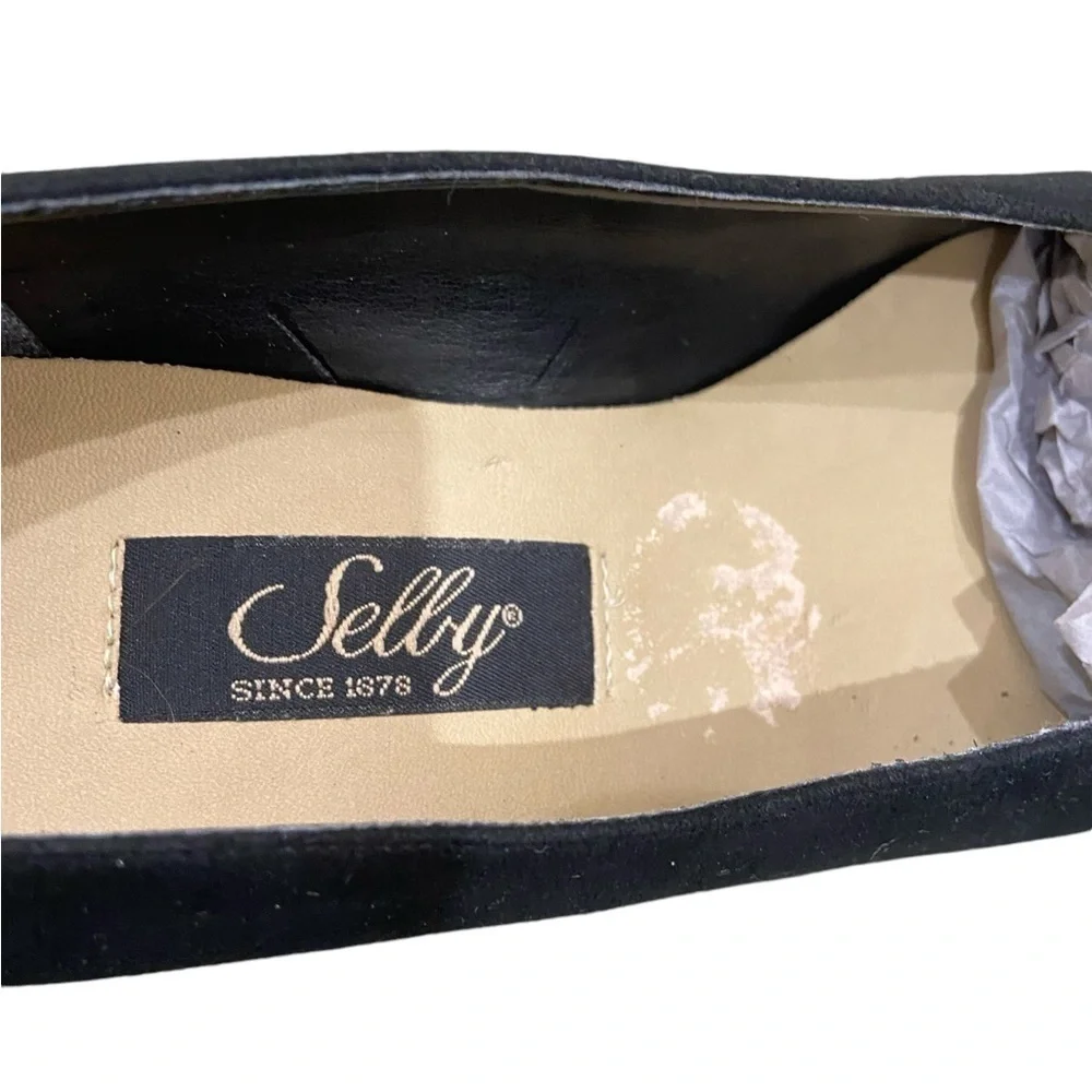 Selby comfort flex black suede 1 inch block heel shoes gold tone toe detail sz 9